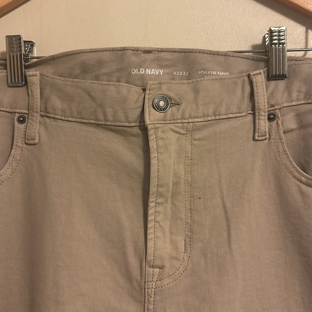Men’s Old Navy 42x32 Khaki Pants NWT